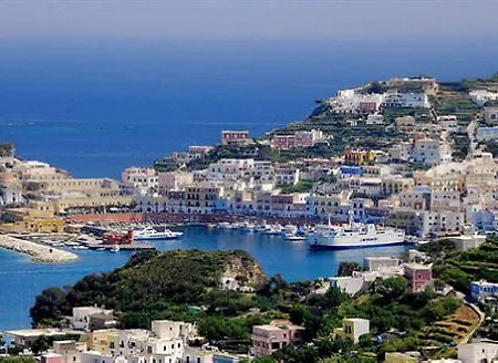 Baron 2* スカウリ