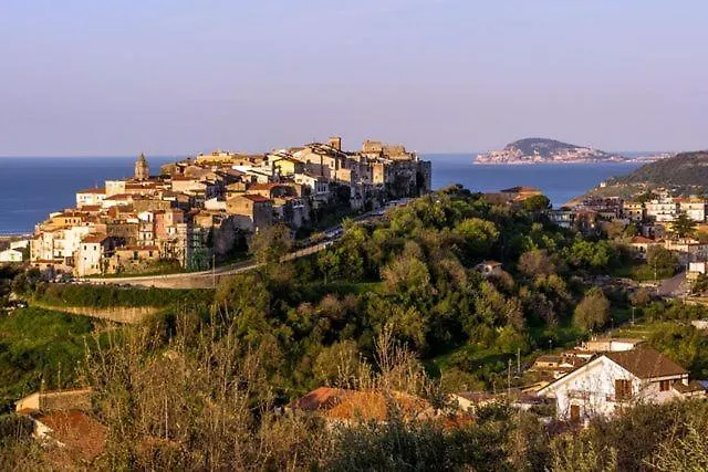 Ξενοδοχείο Baron 2*