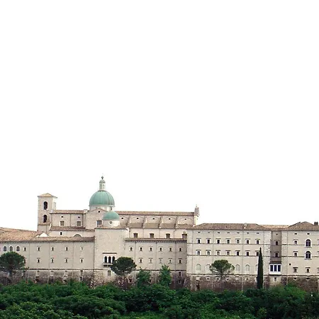 Ξενοδοχείο Baron Scauri (Lazio)